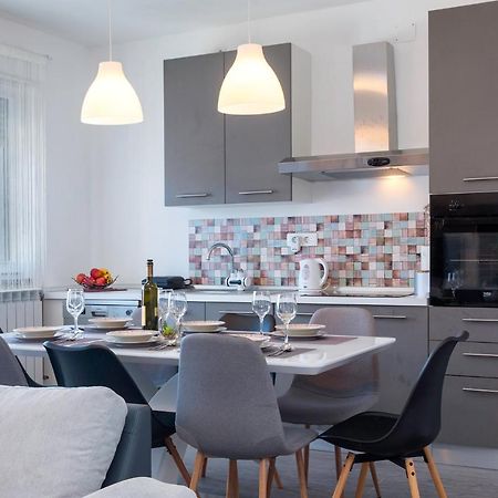 PUY Apartment Kris מראה חיצוני תמונה