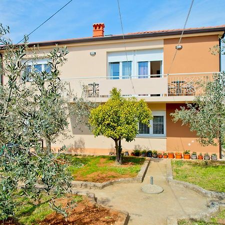 PUY Apartment Kris מראה חיצוני תמונה