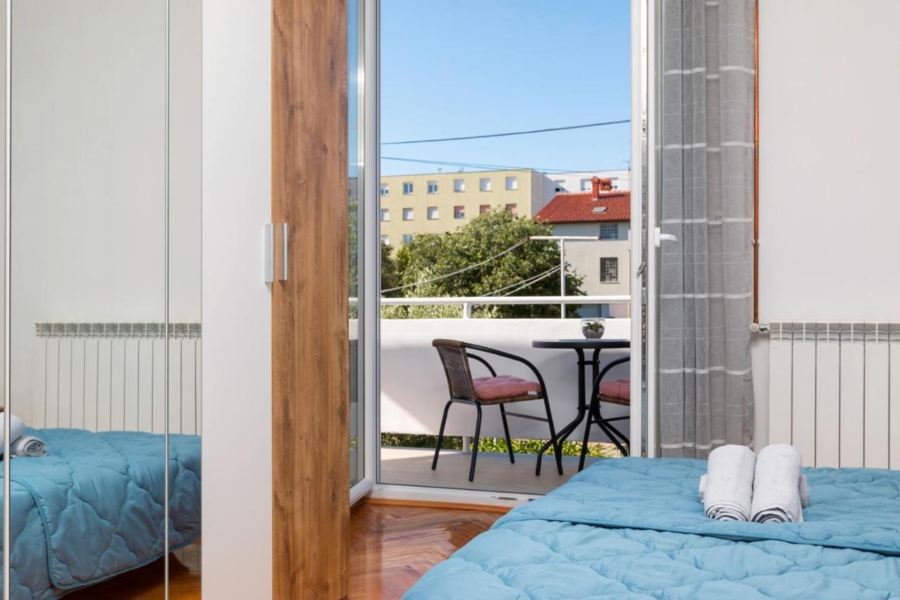 PUY Apartment Kris מראה חיצוני תמונה