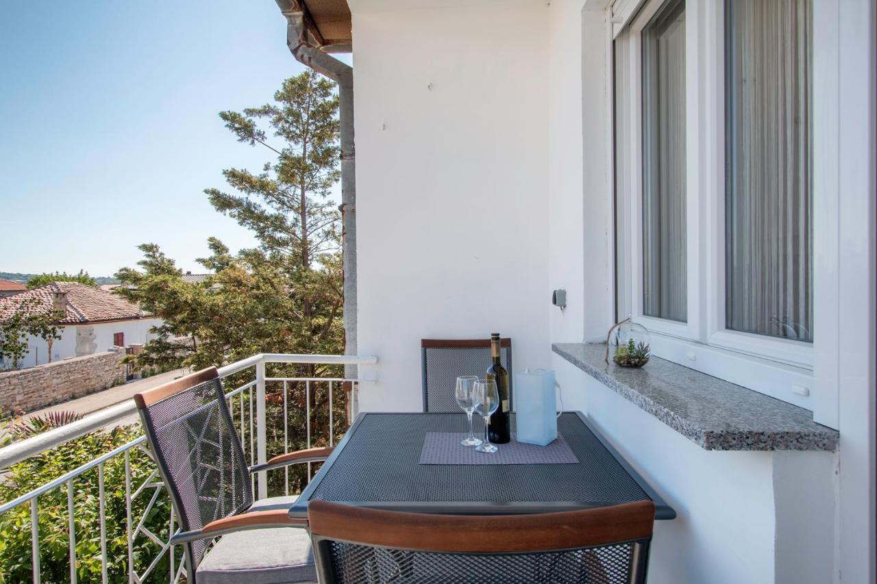 PUY Apartment Kris מראה חיצוני תמונה