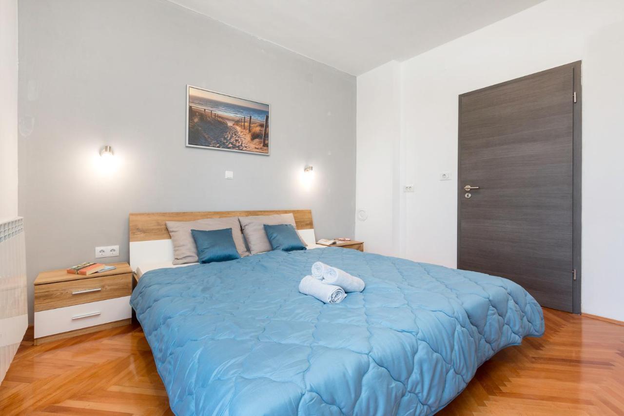 PUY Apartment Kris מראה חיצוני תמונה