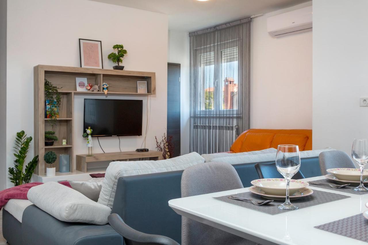 PUY Apartment Kris מראה חיצוני תמונה