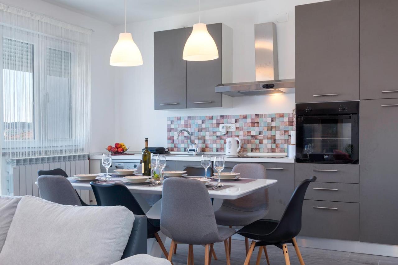 PUY Apartment Kris מראה חיצוני תמונה