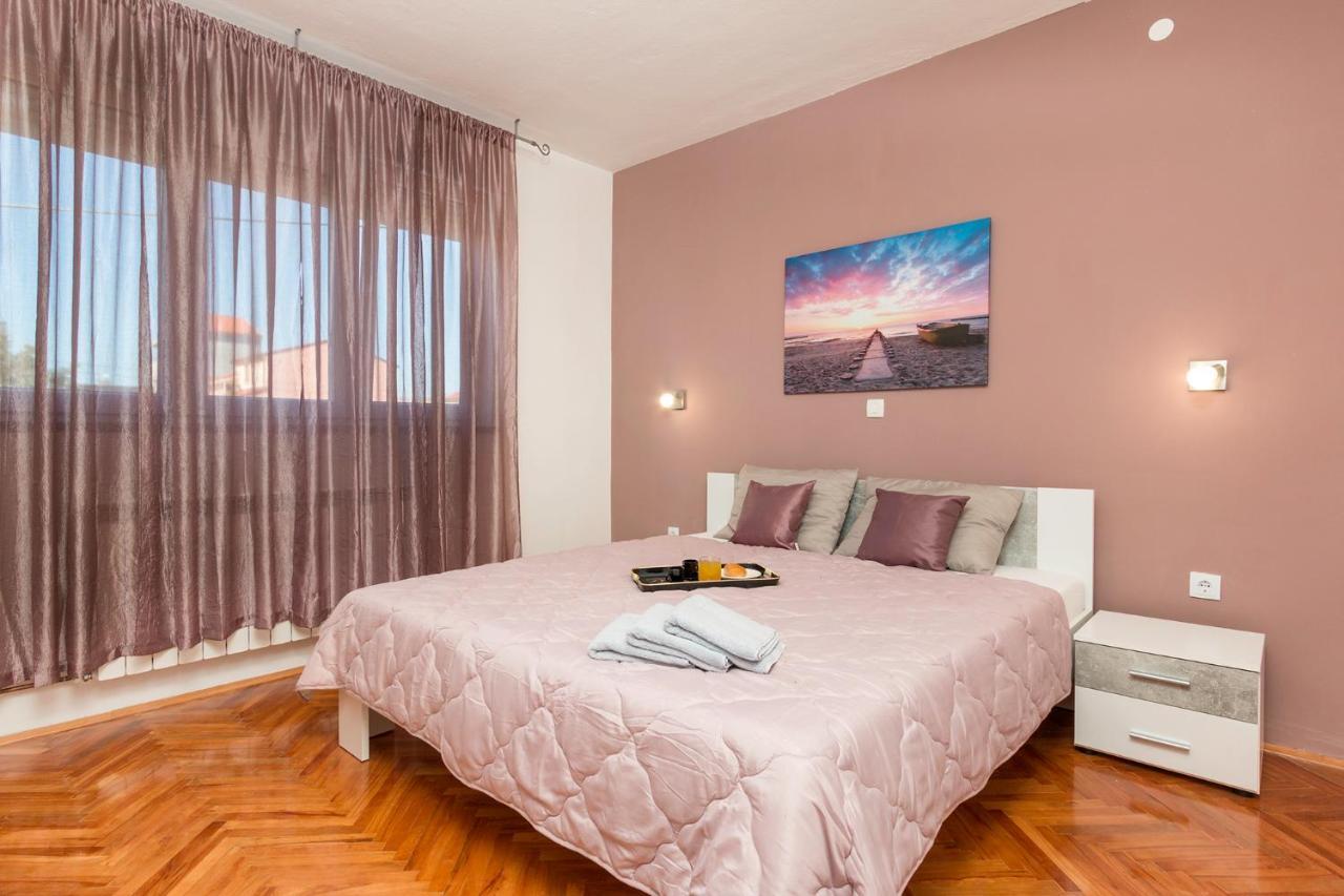 PUY Apartment Kris מראה חיצוני תמונה