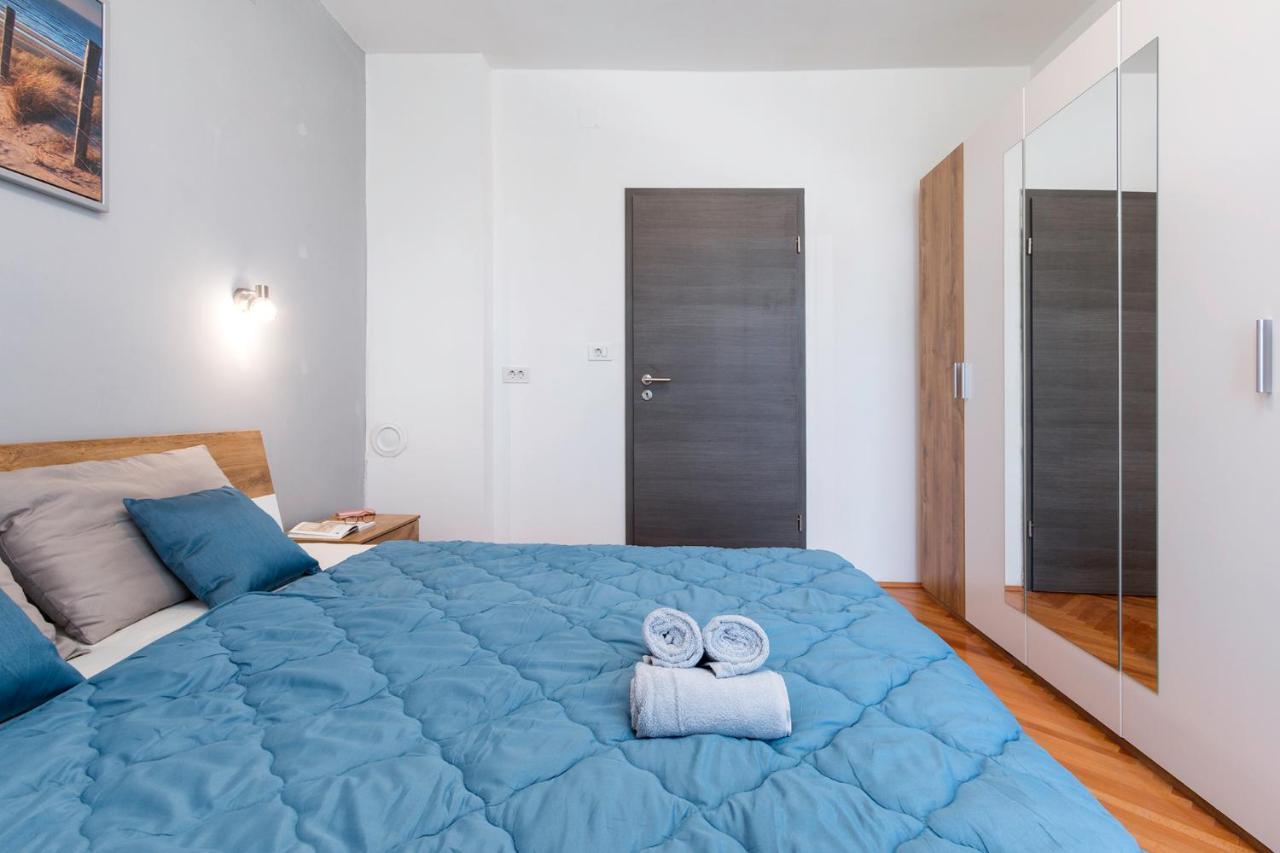 PUY Apartment Kris מראה חיצוני תמונה