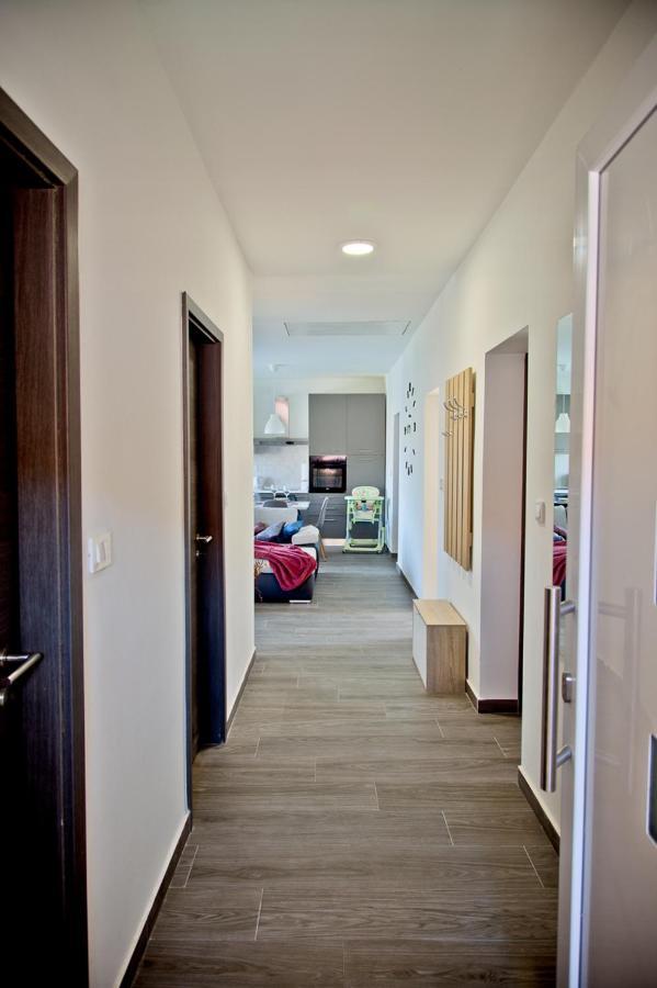 PUY Apartment Kris מראה חיצוני תמונה